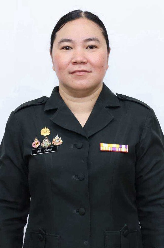 นางสาวพัชรี แป้นทอง